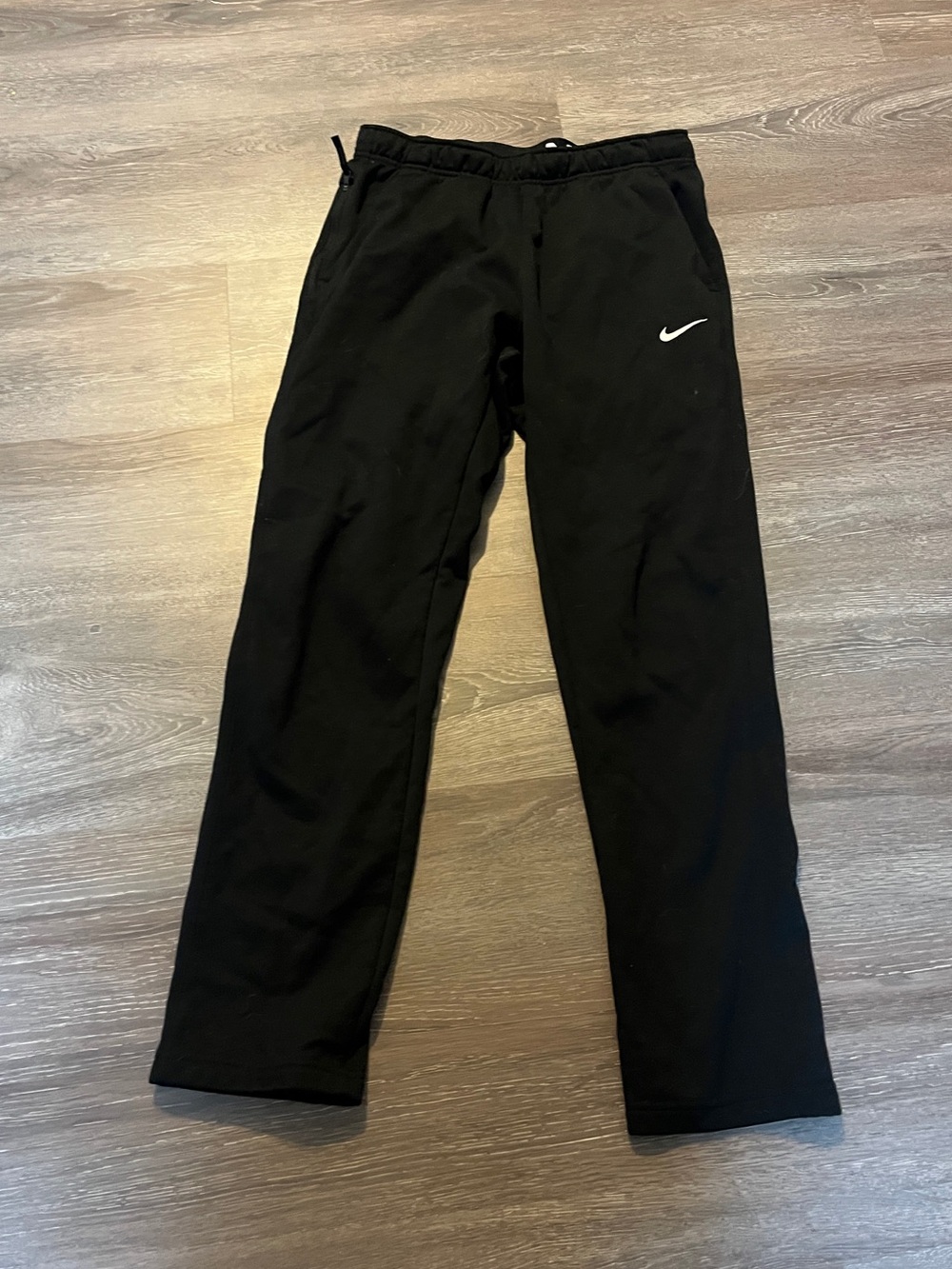 Nike men’s Black Dri-FIT Jogger Pants size medium with zipper pockets